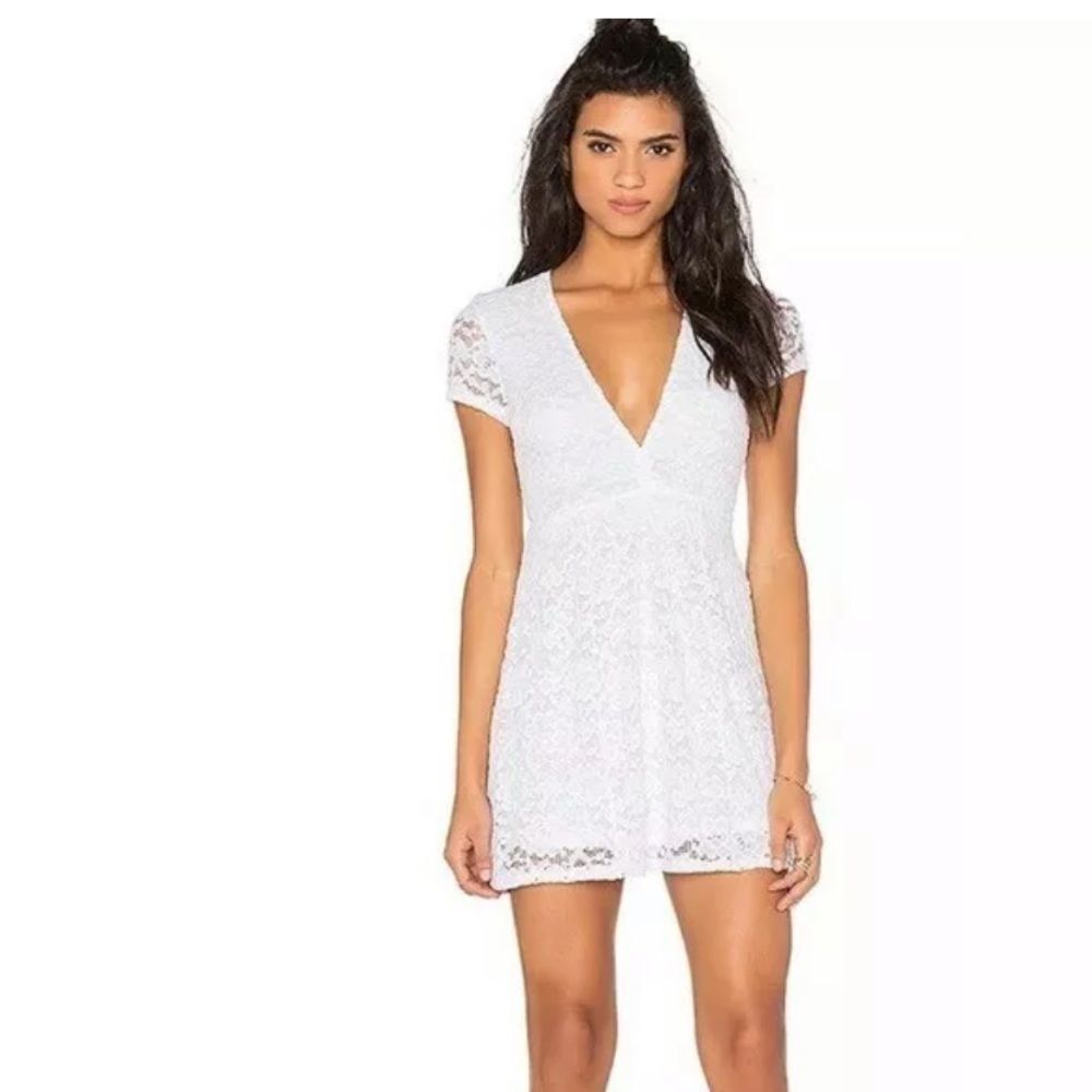 Show me your MUMU Ibiza lace shift dress withe side zipper and cut out back. M